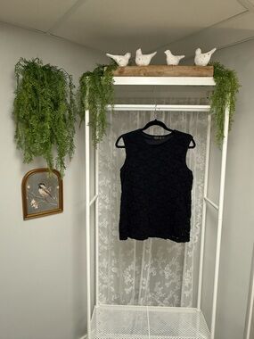 Picadilly Black Textured Lace Overlay Sleeveless Blouse Lined Tank Top Size Lg